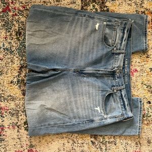 American Eagle Mom Jeans